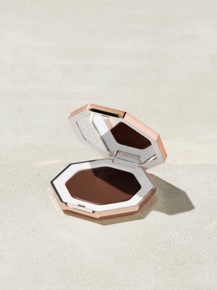 Cheeks Out Freestyle Cream Bronzer — Chocolate