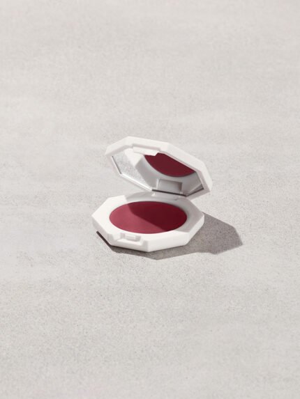 Cheeks Out Freestyle Cream Blush — Riri