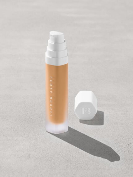 Soft'lit Naturally Luminous Longwear Foundation — 300